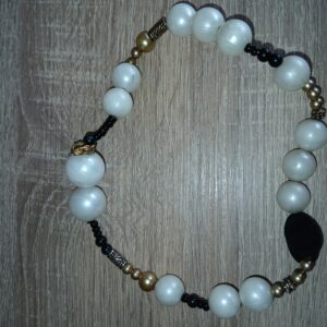 Elegant pearl gold choker